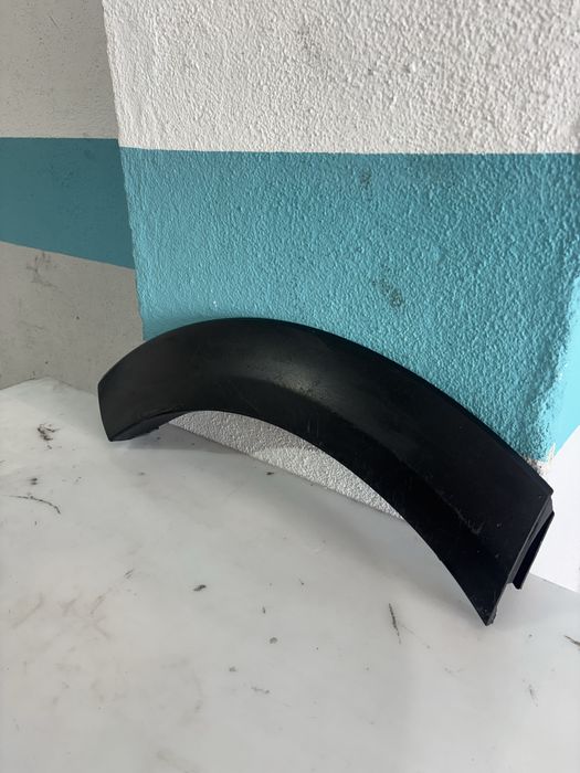 Moldura  para arco de roda, traseiro Mazda