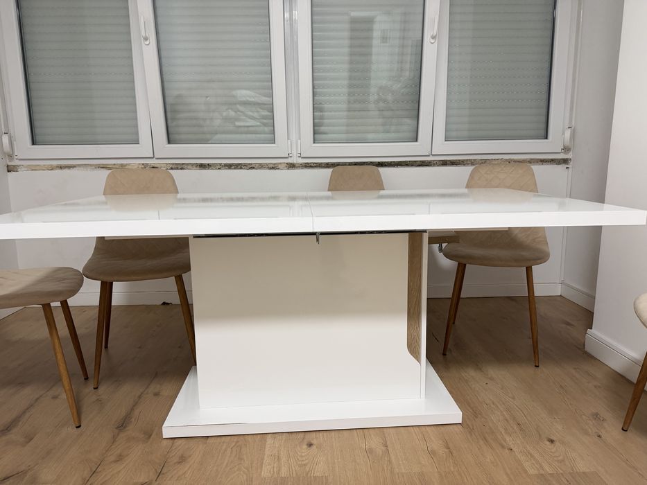 Mesa extensível branca