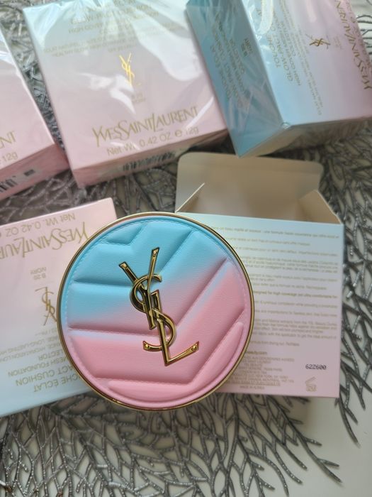 кушон Yves Saint Laurent Touche Éclat Glow Pact Cushion