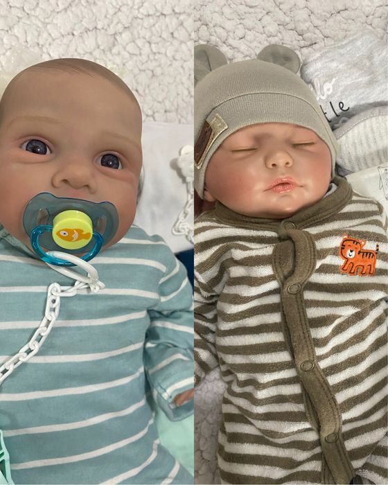 Dois bebés reborn com muitos acessórios!