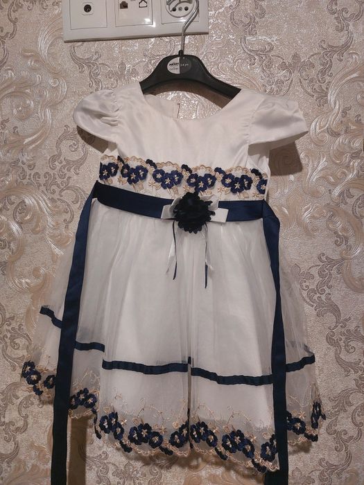 Сукня святкова для дівчинки