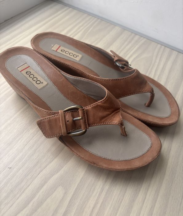 Ecco кожаные  вьетнамки 39р