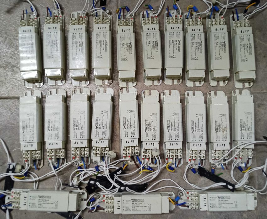 Eletricidade: Aros lâmpadas de embutir + Transformadores. - Caixas Derivação - Projetores