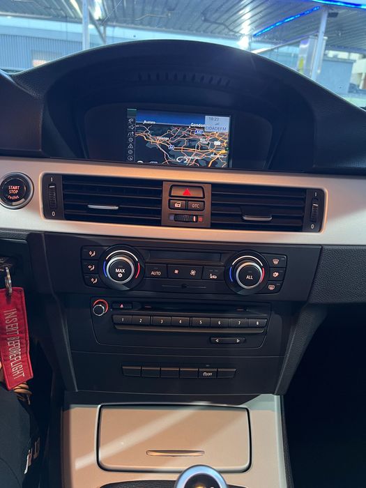BMW 318d Touring 2010
