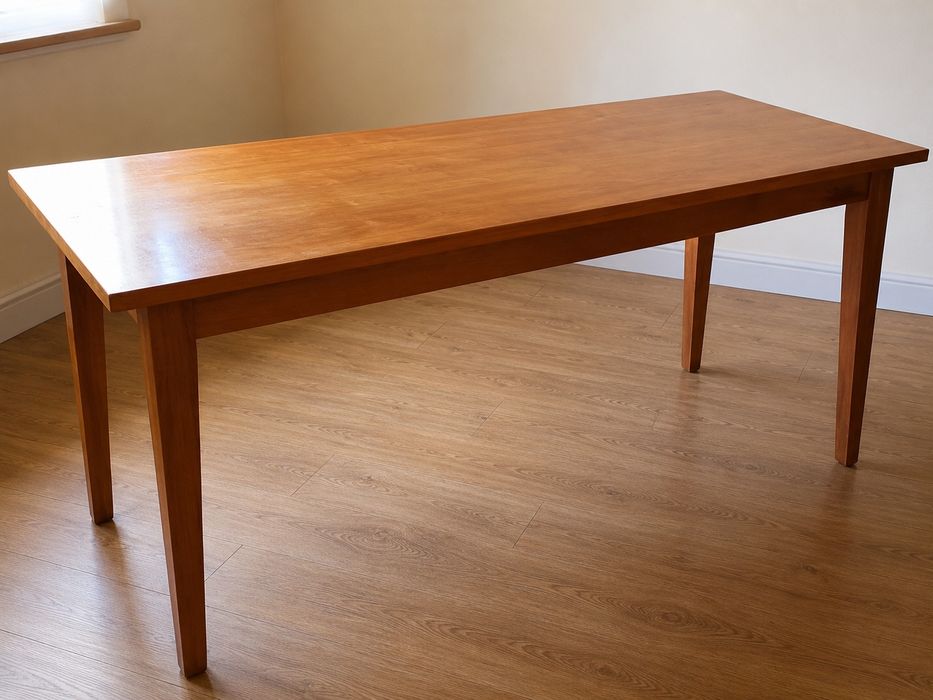 Conjunto Sala de Jantar em Madeira Maciça – Mesa + 4 Cadeiras + Banco