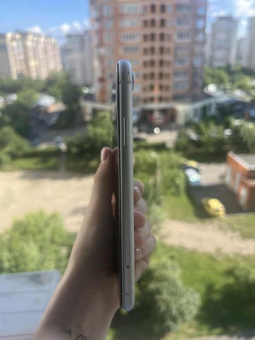 Iphone XR 128 гігабайт, білий