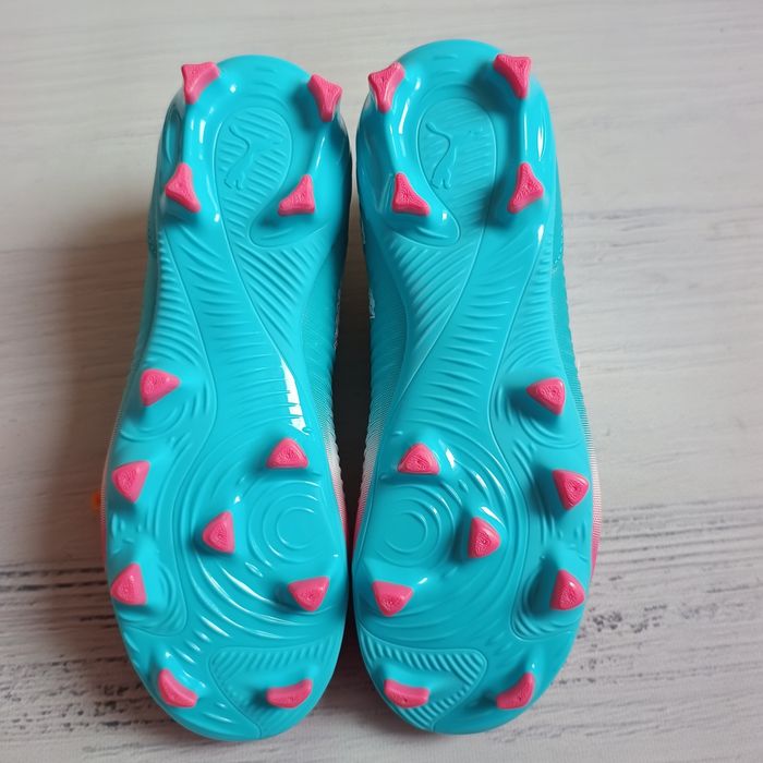 нові дитячі бутси Puma  р35.5 довжина устілки по факту 23см