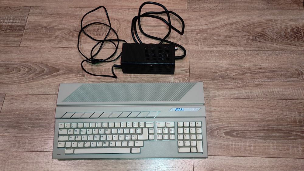 Atari ST 520 z zasilaczem 1MB!