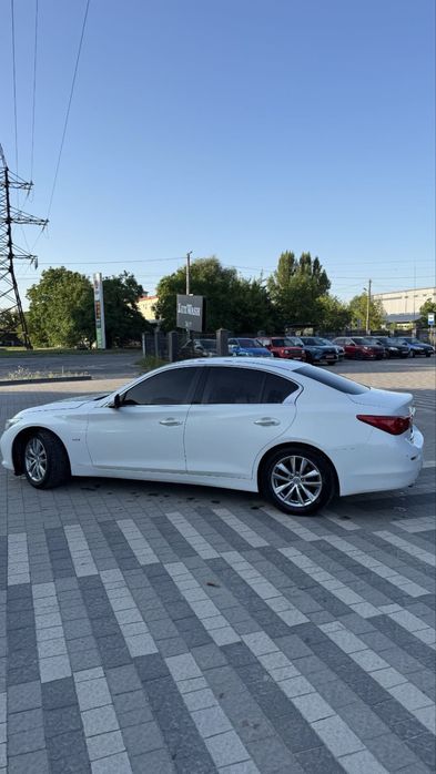 Продам Infiniti Q50