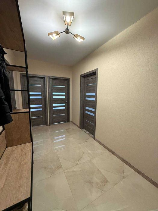 Простора 3-кімнатна квартира в клубному будинку з закритою територією.