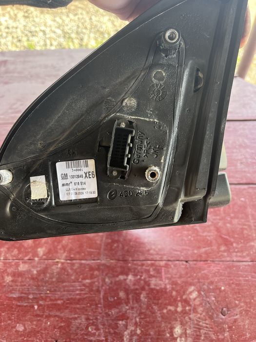 Продам дзеркало до Опель Астра н.2009рік.універсал на запчастини