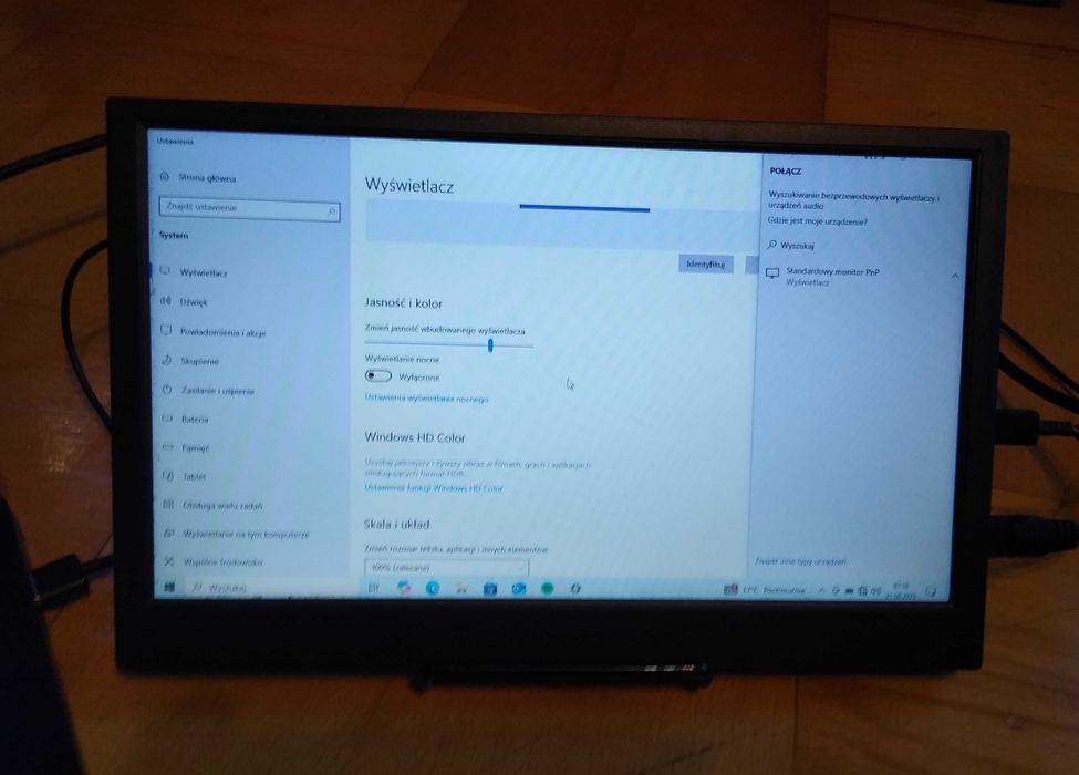 monitor 11,6 cala 1366x768