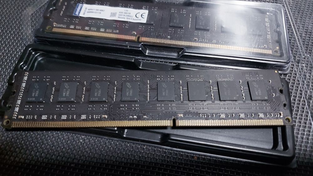 Kingston DDR3 1600MHz, KVR16N11/8 - 2 планки по 8гб..