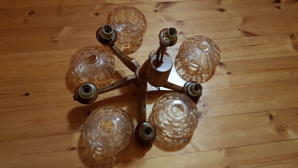 Żyrandol drewniany