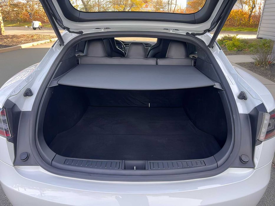 Tesla Model S      2016