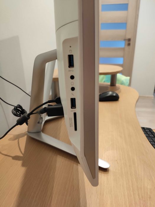 Lenovo C50-30 (F0B100QYGE) komputer stacjonarny all-in-one PC 23"
