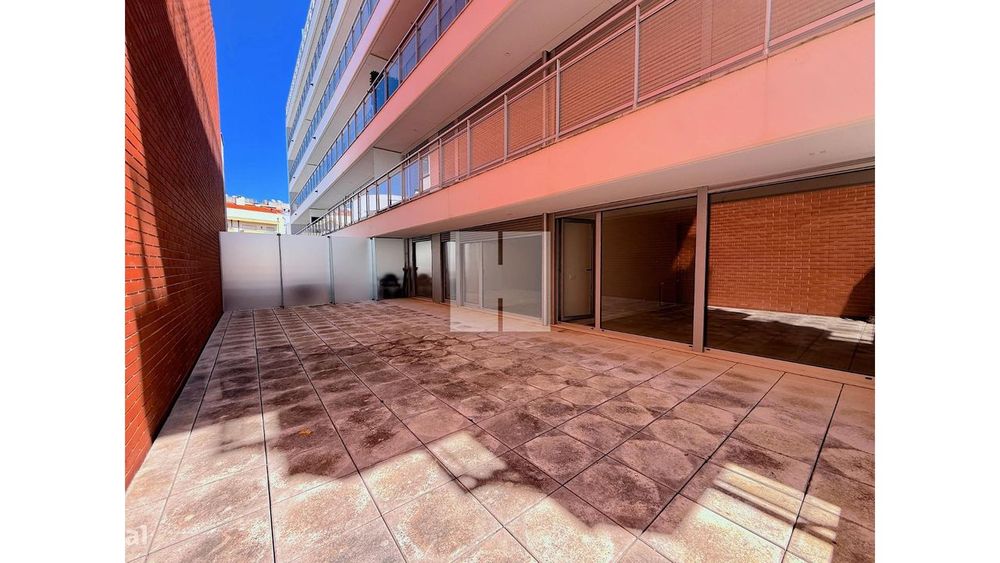 T2 c/ Terraço na Ponte Galante