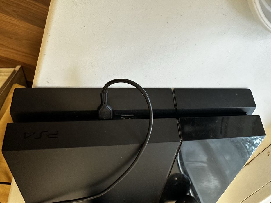 Продам Playstation 4 500gb