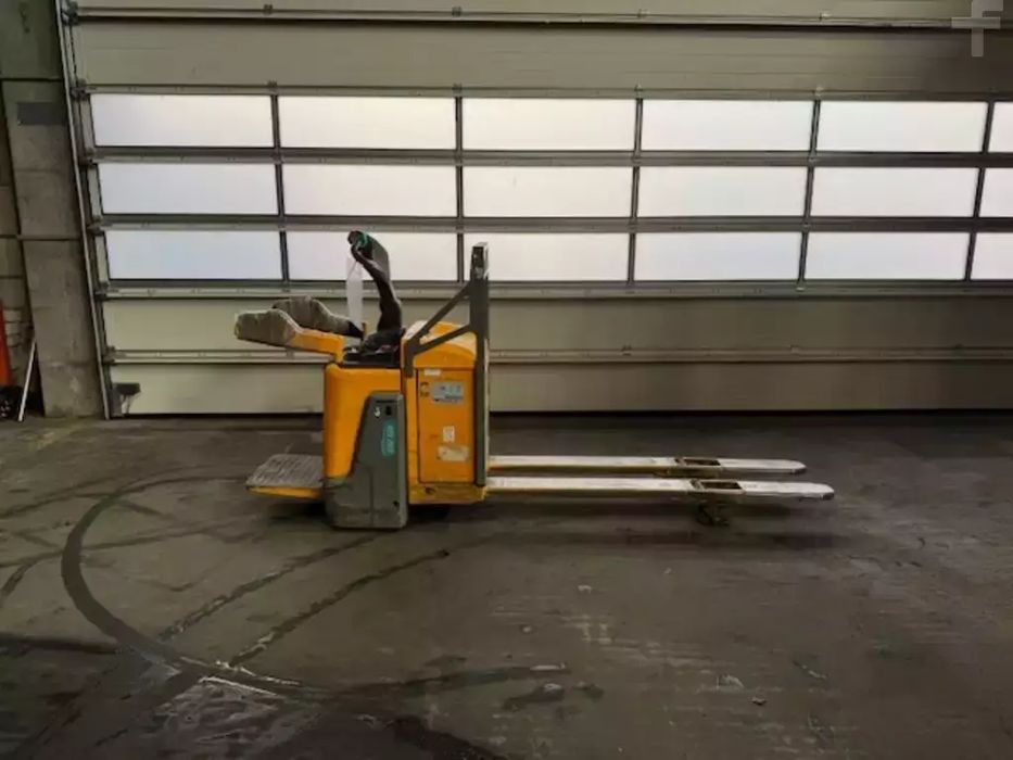 Elektryczny wózek widłowy Jungheinrich ERE 120 - widły 1800 mm