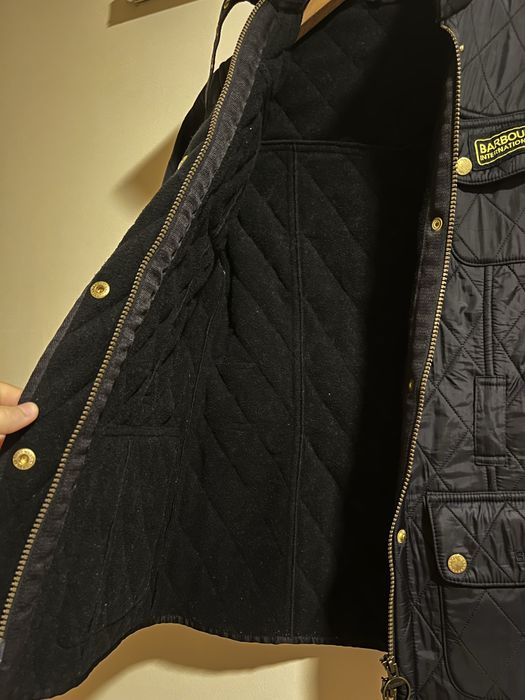 Kurtka Barbour International damska czarna pikowana 34 XS