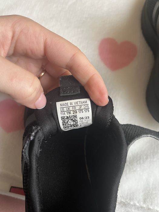 кросівки  Adidas