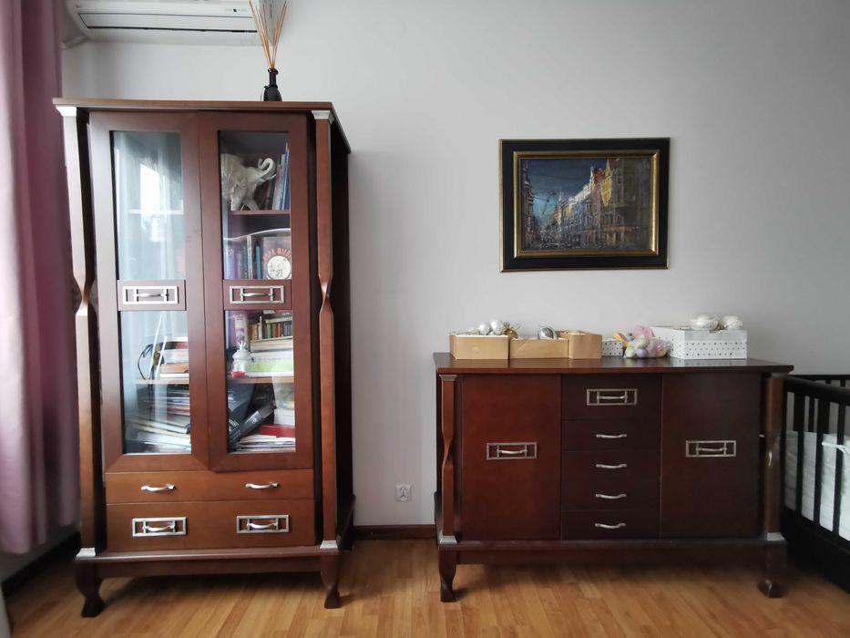 Zestaw mebli komoda i witryna