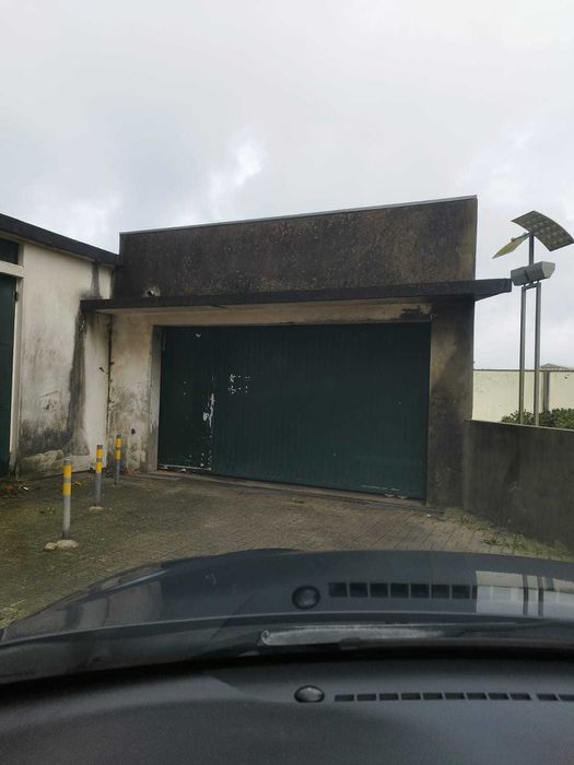 Aluga-se garagem Av. Vasco da Gama
