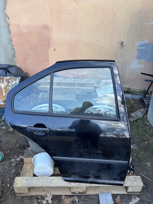 Drzwi prawy tył VW Bora LC9Z
