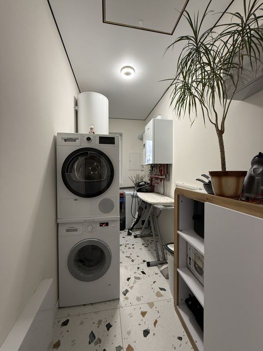 Продаж будинку з дизайнерським ремонтом та меблями у с.Боратин