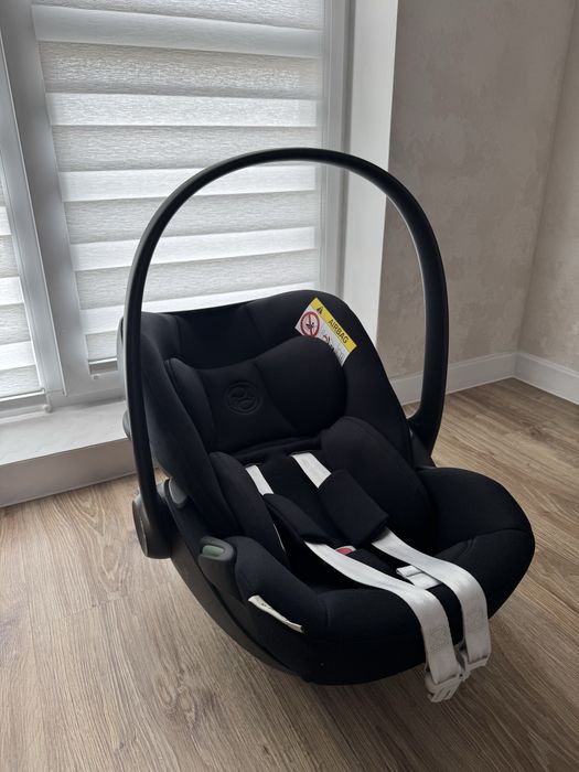Автолюлька Cybex Cloud G i-Size Black + Адаптери в комплекті
