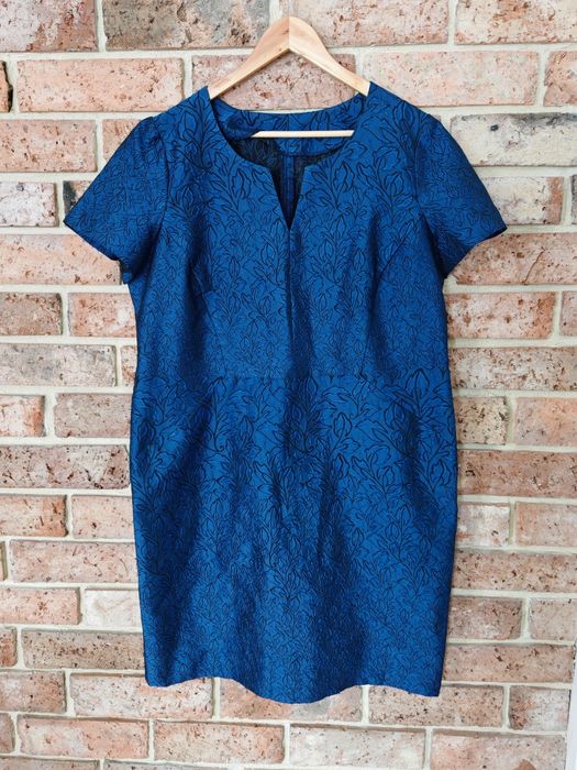 Plus size Ciemnochabrowa sukienka z żakardowym wzorem rozmiar 48-50