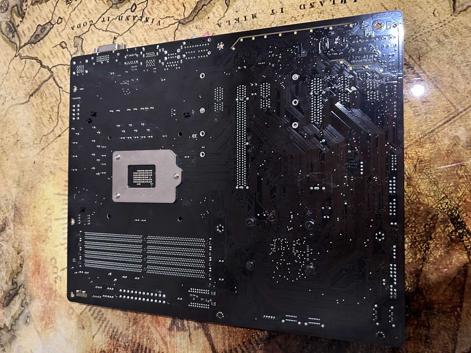 Материнська плата Gigabyte Aorus Z370 Gaming K3