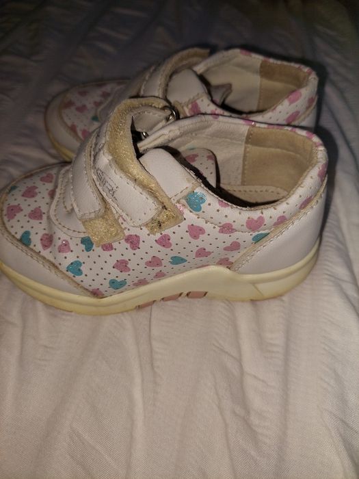 Кросівки дитячі)))