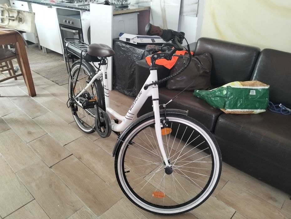 Vendo bicicleta elétrica semi nova isso é garantida