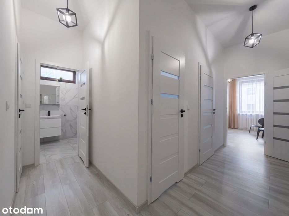 Przestronny Apartament z 2 Sypialniami i Balkonem