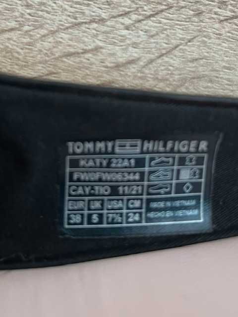 Klasyczne czarne baleriny marki Tommy Hilfiger rozmiar 38