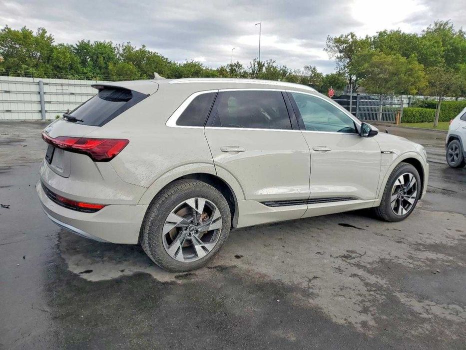 Бампер Audi Q4 E-Tron Розборка Ауді К4 Єтрон