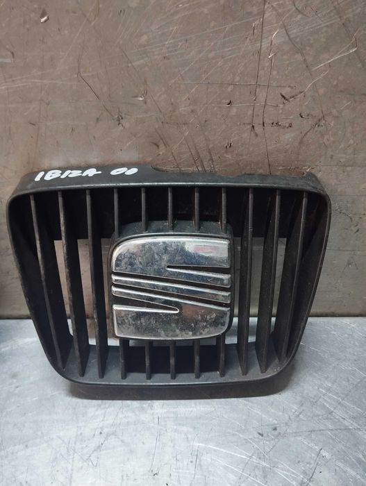Grelha da Frente com Simbolo Seat Ibiza 6k2 99-01 6K0853654D
