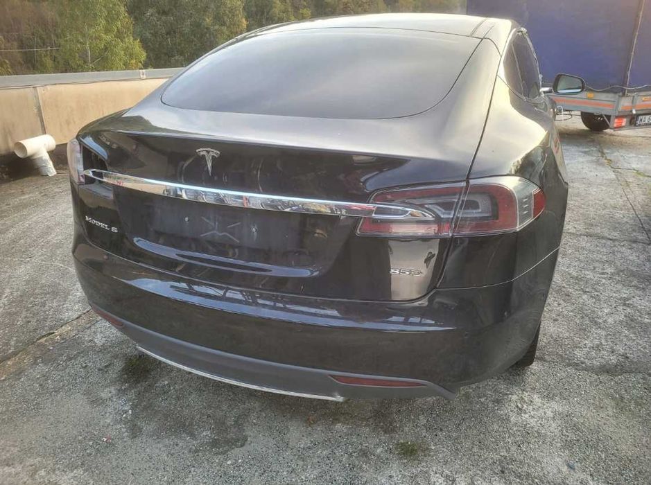 Кришка багажника Tesla Model S разборка