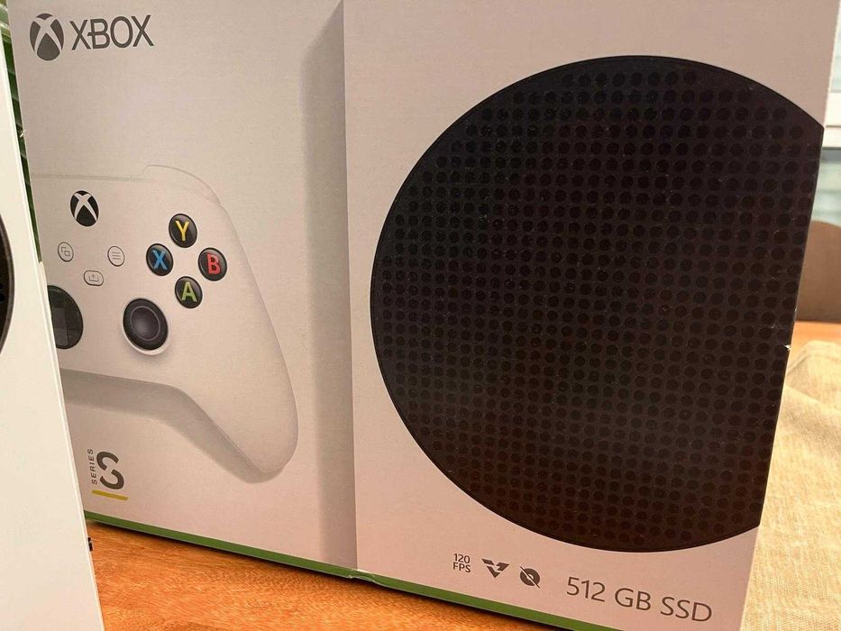 Xbox Series S + 2 Pady