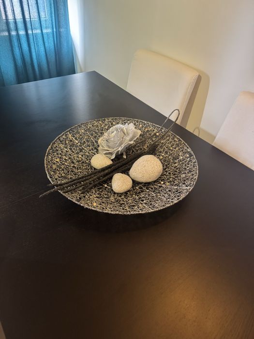 Mesa ikea com 4 cadeiras forradas