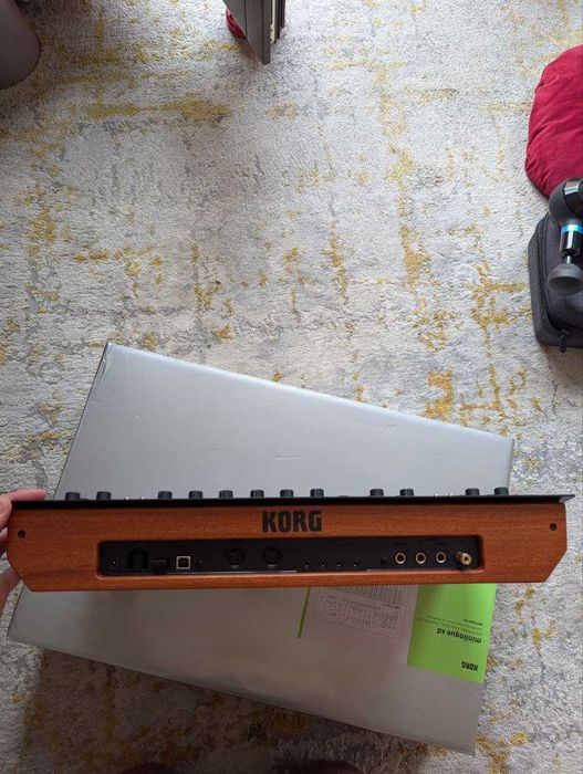 KORG MINILOGUE XD estado perfeito