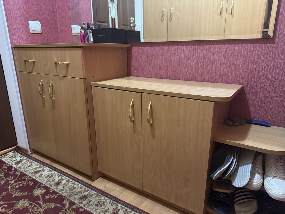 Тумбочка для прихожої