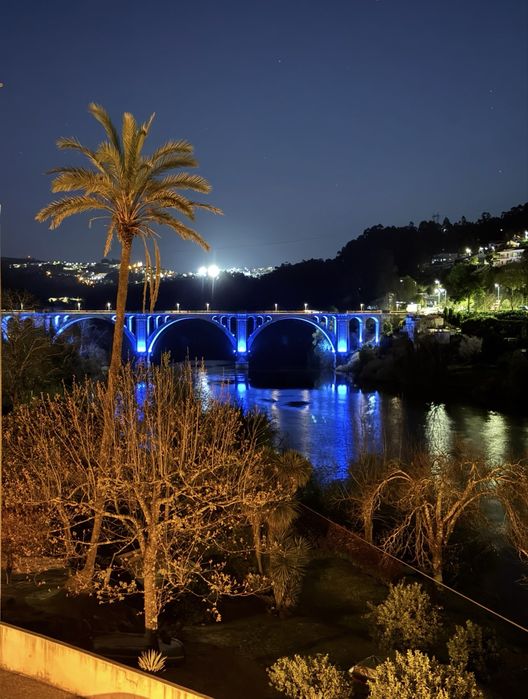 Apartamento T2+1 com varanda e vistas privilegiadas para o Tâmega e Douro