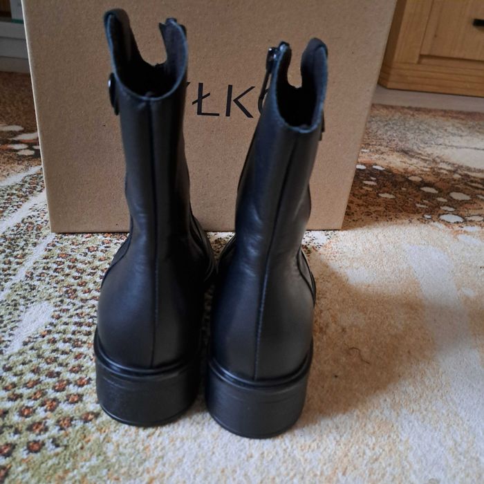 Nowe botki Ryłko ze skóry licowej 37