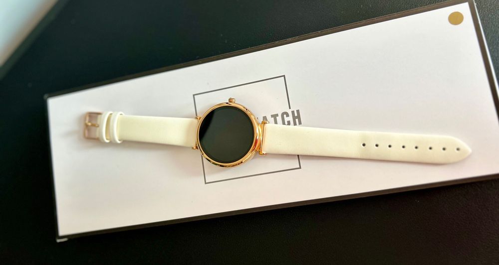 Smartwach w zestawie z opaskami