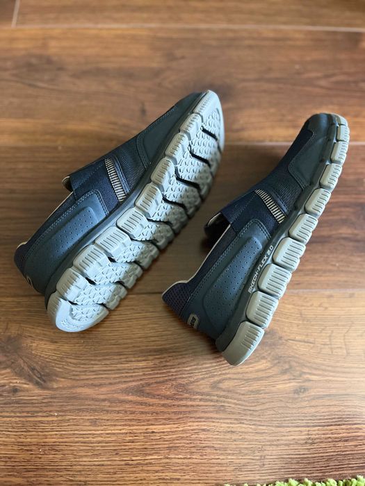 Ténis Skechers Novos