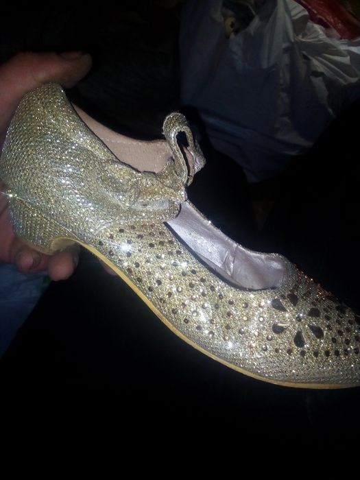 Туфельки з камінчиками