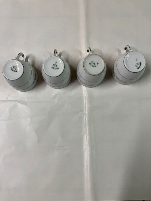 Conjunto 4 chávenas Vista Alegre+oferta