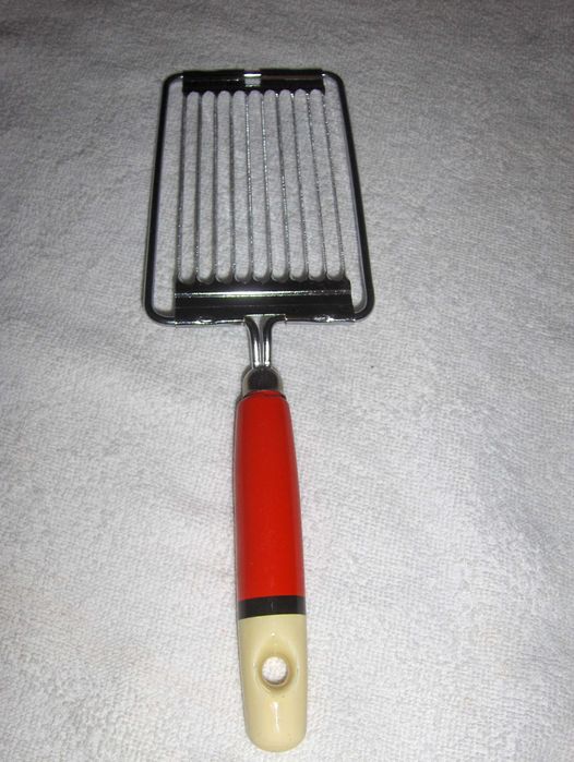 Peças em Inox: Travessas; cafeteira; açucareiro; molheira; etc...